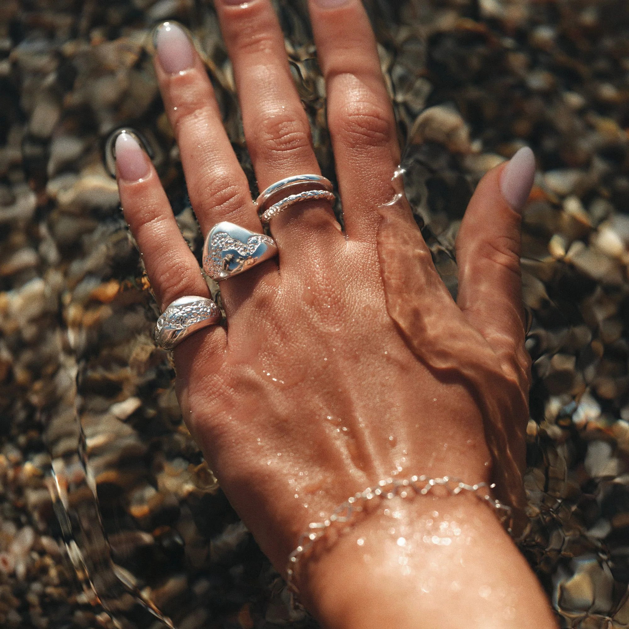 Statement Curvy Essentia Ring - Image 3